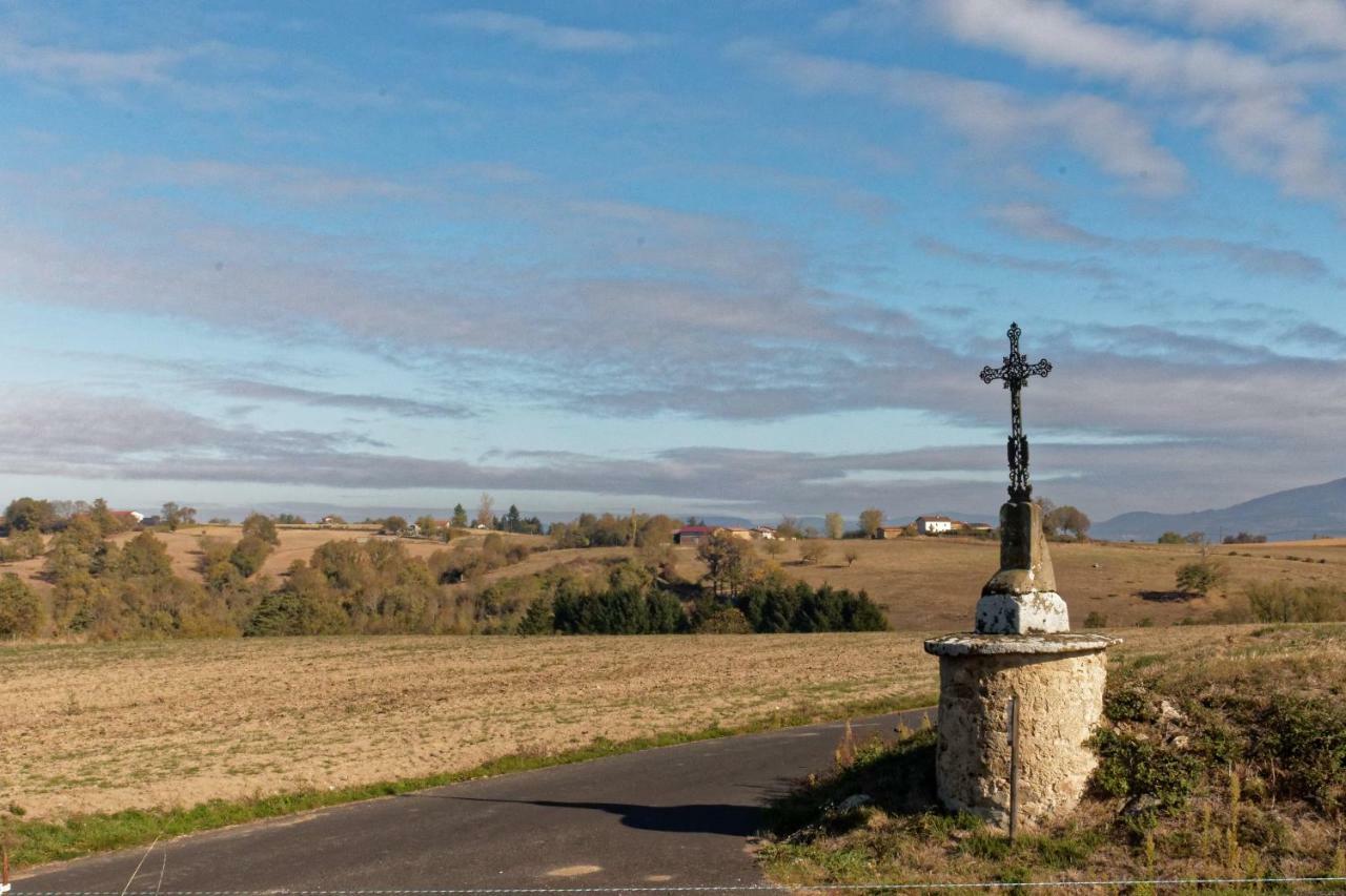 Gite De Sauviat 25 Chemin Du Grand Pacher Le Bourg De Sauviat 63120 Exteriör bild
