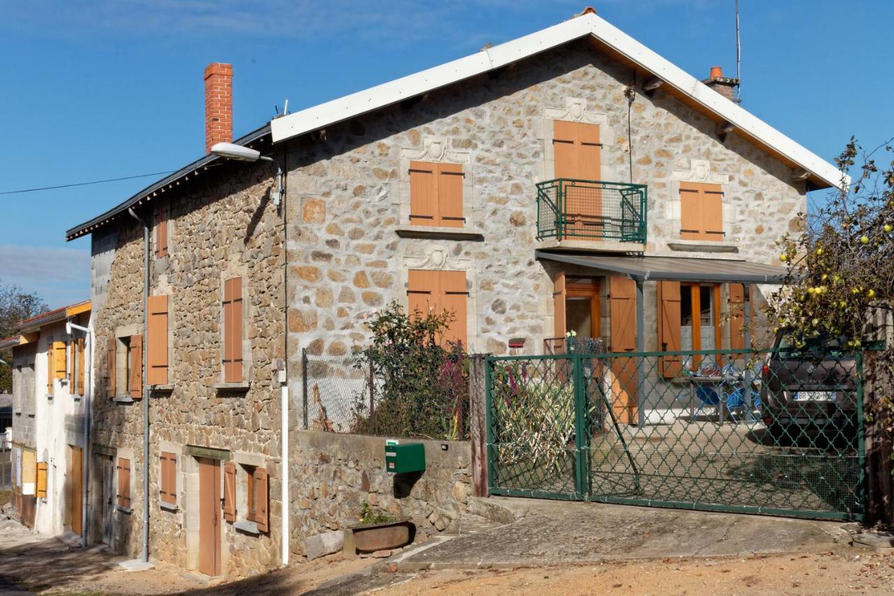 Gite De Sauviat 25 Chemin Du Grand Pacher Le Bourg De Sauviat 63120 Exteriör bild