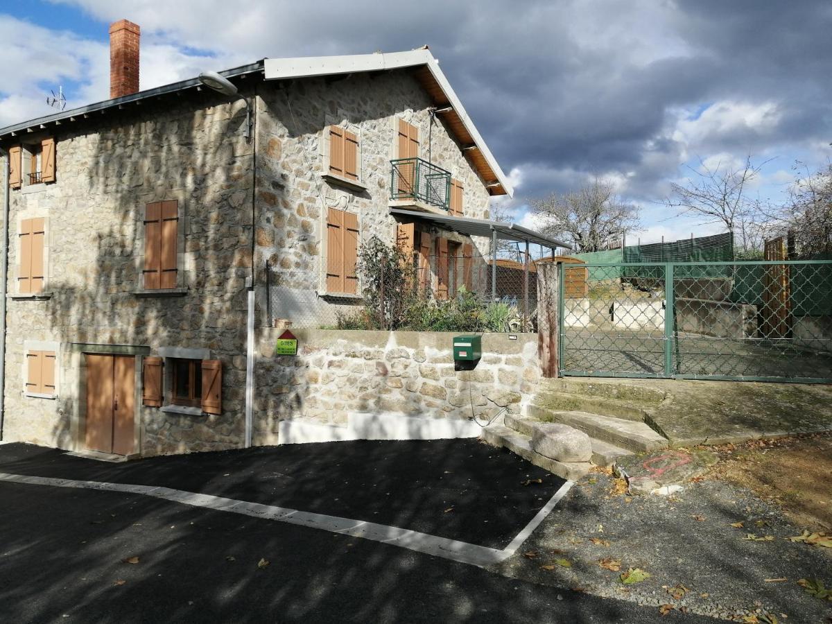 Gite De Sauviat 25 Chemin Du Grand Pacher Le Bourg De Sauviat 63120 Exteriör bild